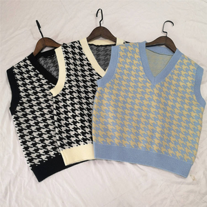 Gilet décontracté d'automne pour femme en polyester tricoté, col en V, sans manches, respirant, jacquard épais - Product Image 4