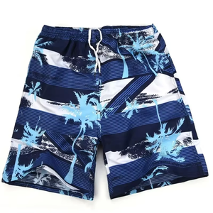 Shorts de bain pour hommes en tissu satiné lisse, aspect brillant, design personnalisé de luxe, sublimation - Product Image 1