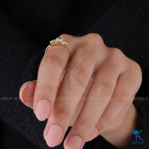 Bague de fiançailles classique en or massif avec diamant ovale de laboratoire, bijoux fins pour mariée, sur mesure pour femme, cadeau de fête - Product Image 2