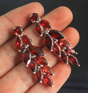 Wholesale Natural <b>Garnet</b> Leaf Design <b>Earrings</b> 925 Sterling Silver Handmade Marquise <b>Garnet</b> Dangle <b>Earrings</b> - Product Image 2