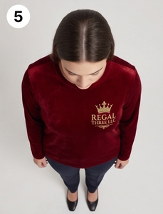 T-shirt en velours à manches longues pour femme Regal Three Llc, logo brodé sur le devant, tee-shirt en velours, mode streetwear pour femmes, t-shirts en velours - Product Image 4