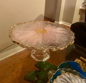 Base de Resina Premium Hecha a Mano con Detalles en Rosa y Plata para Exhibición de Pasteles en Bodas, Fiestas de Cumpleaños y Decoración de Mesas de Lujo - Product Image 6