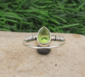 Bague artisanale classique pour femme en argent sterling 925 avec turquoise verte naturelle, taille brillant rond, sertie clos, idéale pour mariage - Product Image 3