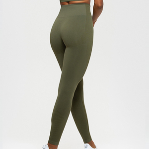 Leggings mi-mollet tricotés sur mesure OEM 2026 pour femme – Yoga, entraînement, sport – Coupe ajustée, antibactériens, respirants, séchage rapide - Product Image 3