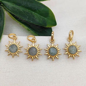 Colgante Redondo de Cuarzo Zafiro con Forma de Sol, Chapado en Oro, con Engaste de Collet, Joyería de Cuarzo Zafiro, Colgante de Gema de 6mm con Forma de Sol - Product Image 3