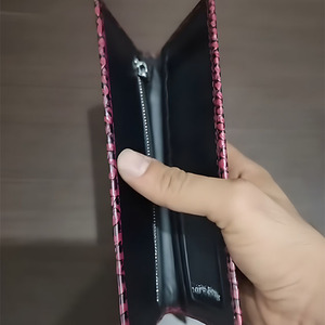Cartera Larga Bifold de Cuero Genuino de Vaca con Grabado de Pez Rojo, de Lujo Premium, para Hombre, Formal, Ejecutiva, Delgada, con Múltiples Ranuras para Tarjetas y Efectivo - Product Image 2