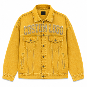 แจ็คเก็ตยีนส์สีเหลืองสำหรับผู้ชาย สไตล์ลำลอง ปกคอพับ กระดุมแถวเดียว ประดับเลื่อมตัวอักษรด้านหน้า ผ้าฝ้ายฟอก ใส่ได้ในฤดูใบไม้ร่วง - Product Image 1