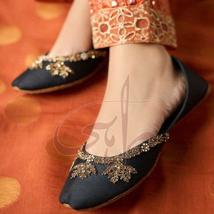 รองเท้าคุสซ่าแฟชั่นพิมพ์ลายกันลื่น ทำมือ พื้นรองเท้าหนังแท้ ปักสีตามสั่ง และโลโก้ตามสั่ง - Product Image 3