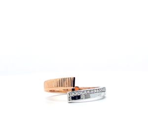 Anillo Abierto Unisex de Oro de 14k Ajustable con Acentos de Diamantes Contemporáneos, Banda Texturizada de Oro Blanco y Rosa, Joyería de Destaque con Corte Brillante - Product Image 1