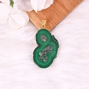 Pendentif en malachite naturelle, stalactite, laiton plaqué or, 11,7 g, pierre verte unique - Product Image 4