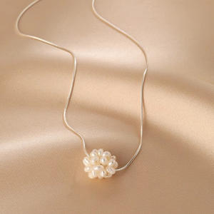 Collar de Perlas de Agua Dulce Naturales Estilo Francés para Mujer, Lujoso y Ligero, con Cadena para Clavícula, Diseño Único - Product Image 2