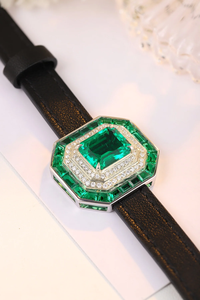Pulsera de lujo para mujer con diamantes de corte octogonal, piedras laterales de esmeralda y diamantes cultivados en laboratorio sobre una correa de cuero negro. - Product Image 5
