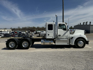 Camion d'occasion 2025 Kenworth - W990 14.9L 6 cylindres 3 essieux 450 ch Moteur diesel X15 CLASSE 8 (AMT) 12 vitesses Conduite à gauche - Product Image 4
