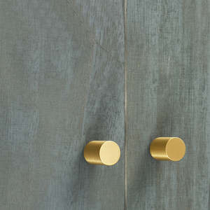 Bouton de meuble moderne en laiton massif en forme de capsule, finition or brossé, pour tiroir de cuisine, armoire et quincaillerie de mobilier - Product Image 5