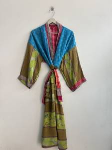 Kimono boho de seda sari, ropa de estar vintage india, bata de crepé, vestido largo estilo boho - Product Image 1
