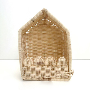 Maisonnette en bois pour enfants, jouet de jeu de rôle, mini-maisonnettes en rotin, maison de poupée avec portail décoratif - Product Image 1