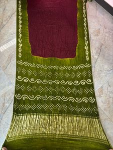 Sari Tradicional Indio de Seda Bandhani para Mujer, Teñido a Mano, Estilo Tie Dye, Étnico, para Diwali, Bodas, Fiestas, Tela Suave, Ropa Festiva - Product Image 4