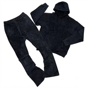 Nuevo Conjunto Deportivo con Capucha para Hombre, Color Negro Personalizado, Pantalón con Cordón y Bolsillos Laterales, Estilo Casual para Otoño - Product Image 1