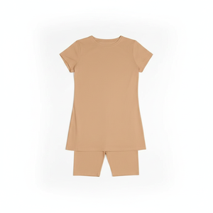 Ensemble deux pièces décontracté pour femme : T-shirt imprimé à col rond et manches courtes, et short longueur genou, coupe régulière et respirant - Product Image 1