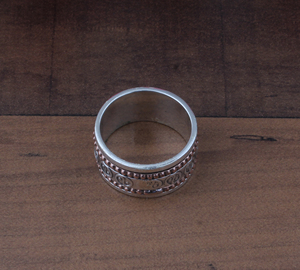 Anillo Minimalista de Plata de Ley con Banda de Cuerda Trenzada, Engaste de Bisel, Delicado, Apilable, con Nudo Simple, Joyería de Moda - Product Image 2