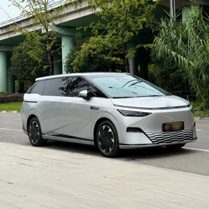 Auto Eléctrico Usado XPENG X9 702 Max MPV 2024, 7 Asientos, Suspensión Neumática, Venta al Por Mayor Usado de China - Product Image 3