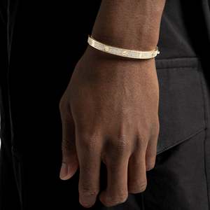 Pulsera de tenis de moissanita chapada en oro de 18 quilates de lujo, corte brillante redondo, diseño de tornillo, engaste de canal, unisex, para uso diario - Product Image 3