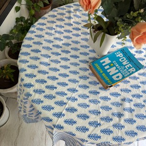 Nappe en coton faite à la main, écologique, taille personnalisée, motif floral classique, durable, lavable, pour célébrations, fêtes et événements - Product Image 2