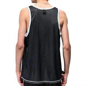 เสื้อกล้ามออกกำลังกายผู้ชายสั่งทำพิเศษ ระบายอากาศได้ดี เป็นมิตรกับสิ่งแวดล้อม ผลิตจากโพลีเอสเตอร์ แห้งเร็ว เหมาะสำหรับใส่ในยิม พร้อมสไตล์ลำลองทันสมัย - Product Image 3