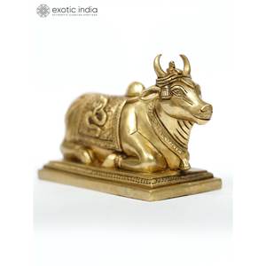 Statue de Nandi en laiton de 8 pouces avec Shivalinga sur le dos Sculpture élégante pour la décoration intérieure, les cadeaux et le temple fabriqués en Inde - Product Image 3