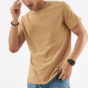 T-shirt classique beige pour homme, manches courtes, coupe ajustée, couleur unie, décontracté, en jersey de coton tricoté - Product Image 5