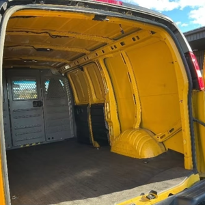 รถตู้บรรทุกสินค้าเชิงพาณิชย์ ปี 2022 รุ่น G23405 ขับเคลื่อนล้อหลัง เครื่องยนต์ 6.6 ลิตร V8 ระยะทาง 37,118 ไมล์ - Product Image 2