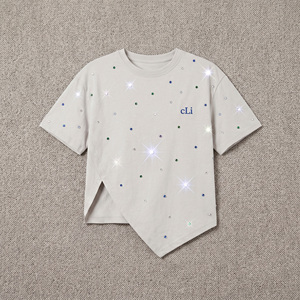 T-shirt asymétrique pour femme avec strass, col rond, style Y2K, personnalisable avec logo, 100 % coton, manches courtes - Product Image 3