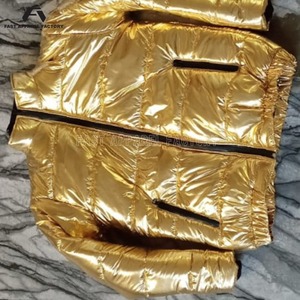 Veste dorée de qualité supérieure pour hommes et femmes, veste en duvet respirante à séchage rapide, confortable, service OEM. - Product Image 3