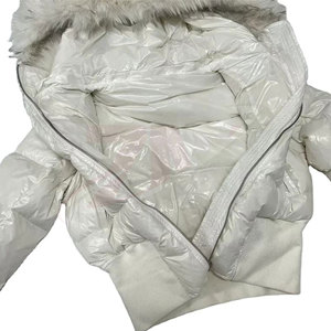 Veste longue matelassée pour femme avec capuche amovible, manteau d'hiver isolé pour les voyages, la randonnée et le confort quotidien - Product Image 3