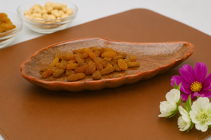 Plato Decorativo de Cerámica con Diseño de Hoja para Servir Aperitivos y Frutos Secos, Bandeja de Cerámica Rústica con Diseño de Hoja, Muy Solicitada - Product Image 2