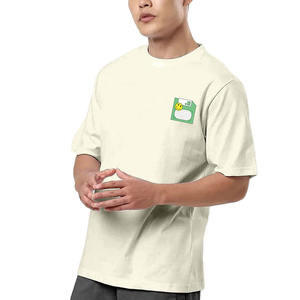 T-shirt décontracté pour homme, beige, à manches courtes, col rond, coupe classique, avec motif de disquette et visage souriant - Product Image 3