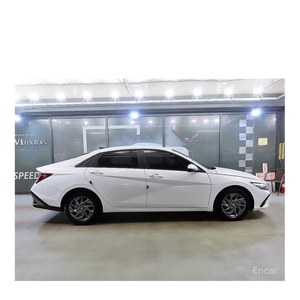 Hyundai Avante Modern 2025 con 17,735 km, Volante a la Izquierda, Asientos de Cuero, Cámara Trasera - Product Image 3