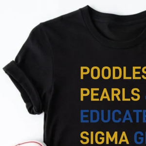 Camiseta Poodles Pearls & Educated Sigma Girls, camiseta informal de verano con gráfico de letras griegas personalizadas, color negro, manga corta, cuello redondo - Product Image 2