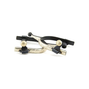 Estribos de Acero Inoxidable con Grabado Decorativo y Correas de Cuero para Equitación - Product Image 1