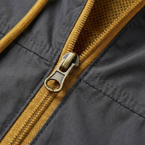 Veste coupe-vent légère, veste personnalisée, service OEM, style athlétique respirant pour activités de plein air - Product Image 4