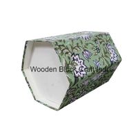 Poubelle en coton imprimé floral avec accessoire en bois écologique pour rangement et décoration intérieure polyvalente
