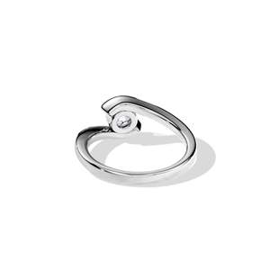 Bague de fiançailles minimaliste en diamant rond taille brillant, sertie par tension, bijoux fins pour femme - Product Image 2