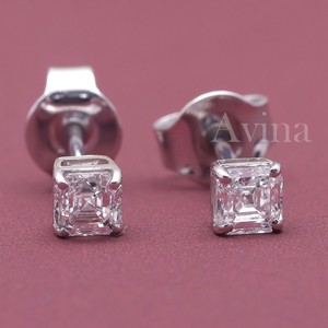 ต่างหูเพชรทรง Asscher เพชรเพาะเลี้ยงในห้องปฏิบัติการที่ได้รับการรับรองจาก IGI ตัวเรือนทองคำ 18K |   ต่างหูเพชรคลาสสิก - Product Image 1