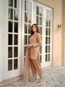 Conjunto de Traje de Seda NC Moss para Mujer al por Mayor con Palazzo Farshi Bordado y Lentejuelas, Ropa Étnica de Diseñador - Product Image 4