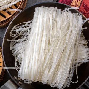 Nouilles de riz séchées de qualité supérieure, pack familial, 100% riz pur, sans conservateurs chimiques, fabricant vietnamien pour l'exportation mondiale - Product Image 4