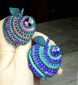 Broche Bordado Colorido con Cuentas, Pin de Moda Hecho a Mano para Abrigo y Bufanda - Product Image 6