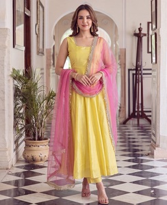Salwar Kameez Romano de Vidrio con Dupatta Rosa para Mujer, Traje Tradicional de Boda, Largo hasta el Tobillo, Corte Regular, Estilo India Pakistán - Product Image 1