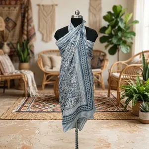 Pareo de algodón estampado a mano con diseño floral azul, ligero, para la playa, para mujer, para viajes y uso diario. - Product Image 6