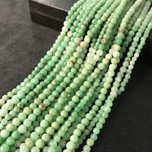 Perles rondes lisses en chrysoprase de qualité AA certifiées IGI 100% naturelles, 3,5 mm-5,5 mm, couleur vert pierre, Fire Vivaaz Gems - Product Image 1