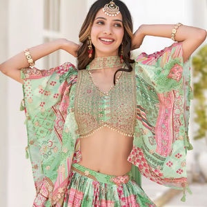 Elegante Conjunto de Lehenga Choli de Seda Chinnon Verde Pastel con Blusa Bordada y Dupatta de Chifón, Estilo Bollywood para Fiestas, Largo hasta el Suelo - Product Image 1